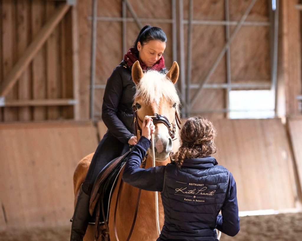 Reitkunst Kathi Prantl - Reiten in Balance, Lehre der feinen Reitkunst - vertikale Ausbildungsreihe in Österreich, Foto: Viktoria Kierner